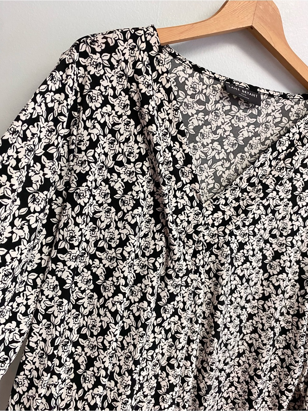 LANE BRYANT TOP - 22/24 - Picture 4 of 8